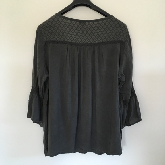 Torrid Challis Lace Trim Bell Sleeve Top Sz 3X Dark Gray Blouse Keyhole Stretch - Picture 7 of 14